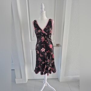 SOLD 🚫 City Triangles Black and Pink Floral Midi Dress